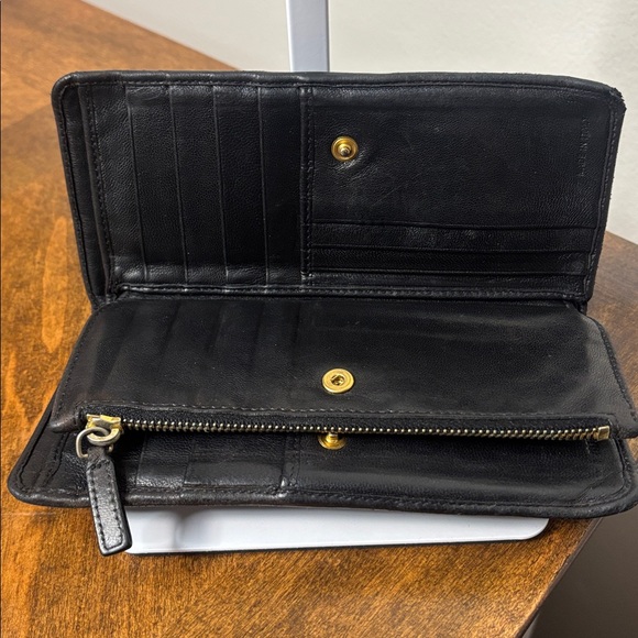 MIU MIU BLACK CALFSKIN LEATHER WALLET with GOLD PUSHLOCK - Picture 5 of 11